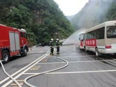 江津四面山舉行應(yīng)急救援演練 保障旅客和自身安全